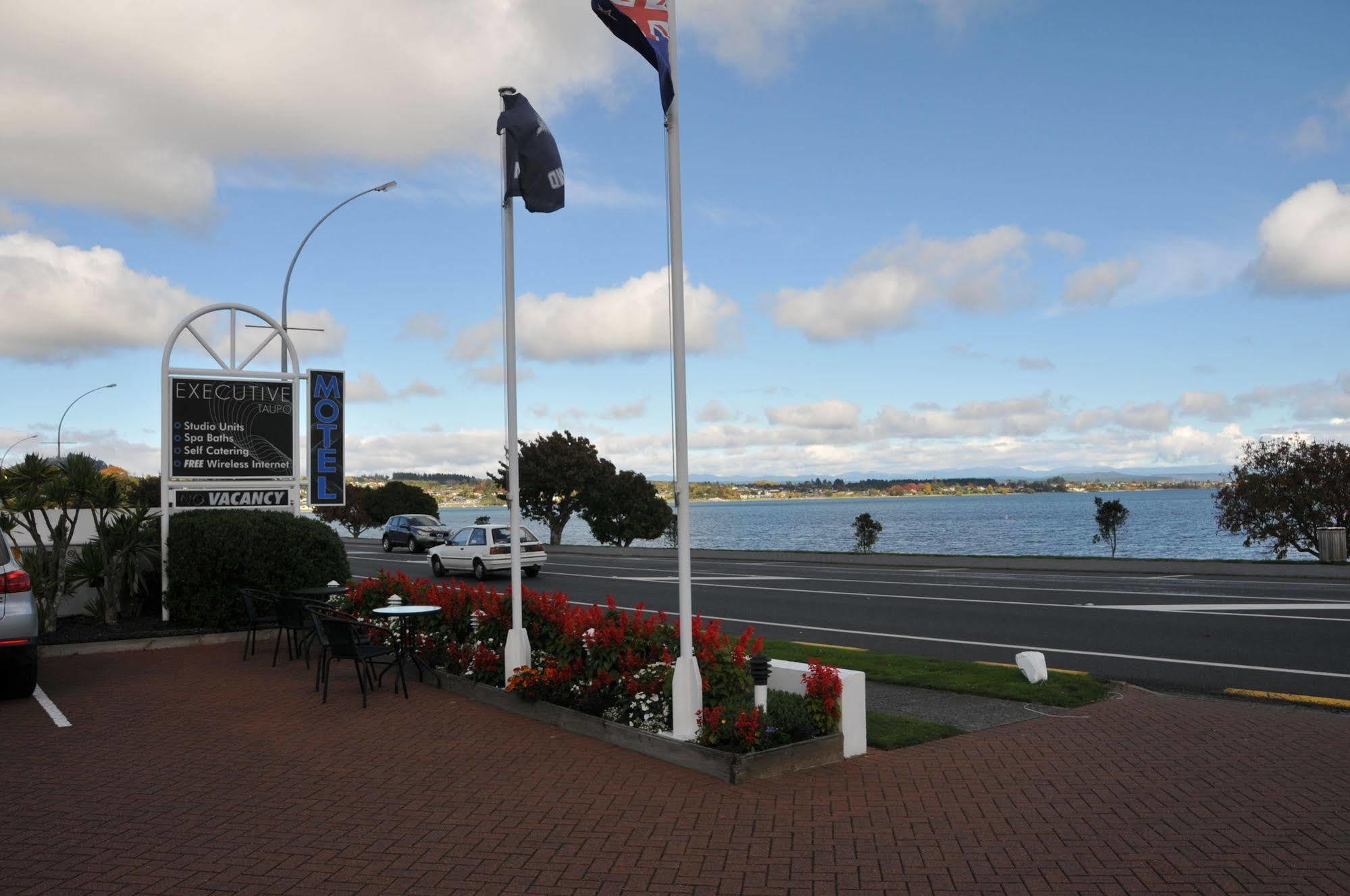 Lakeside Taupo Motel Εξωτερικό φωτογραφία